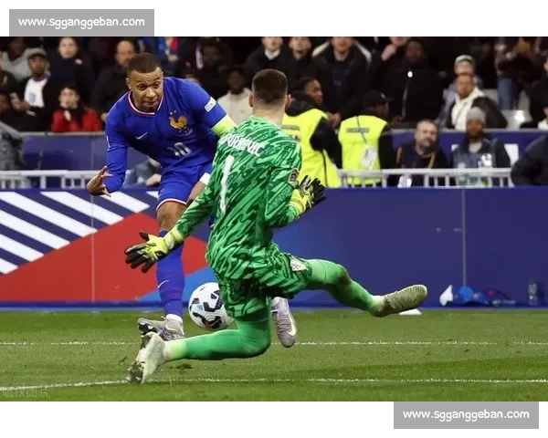 温格点破德比玄机:巴萨失伊尼戈留隐患,姆巴佩跑位定乾坤